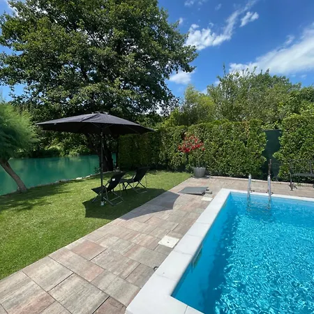 Una Rose Villa